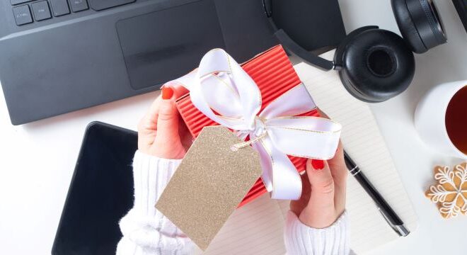 Employee Appreciation Gifts: A Strategic Tool for Fostering a Positive Company Culture