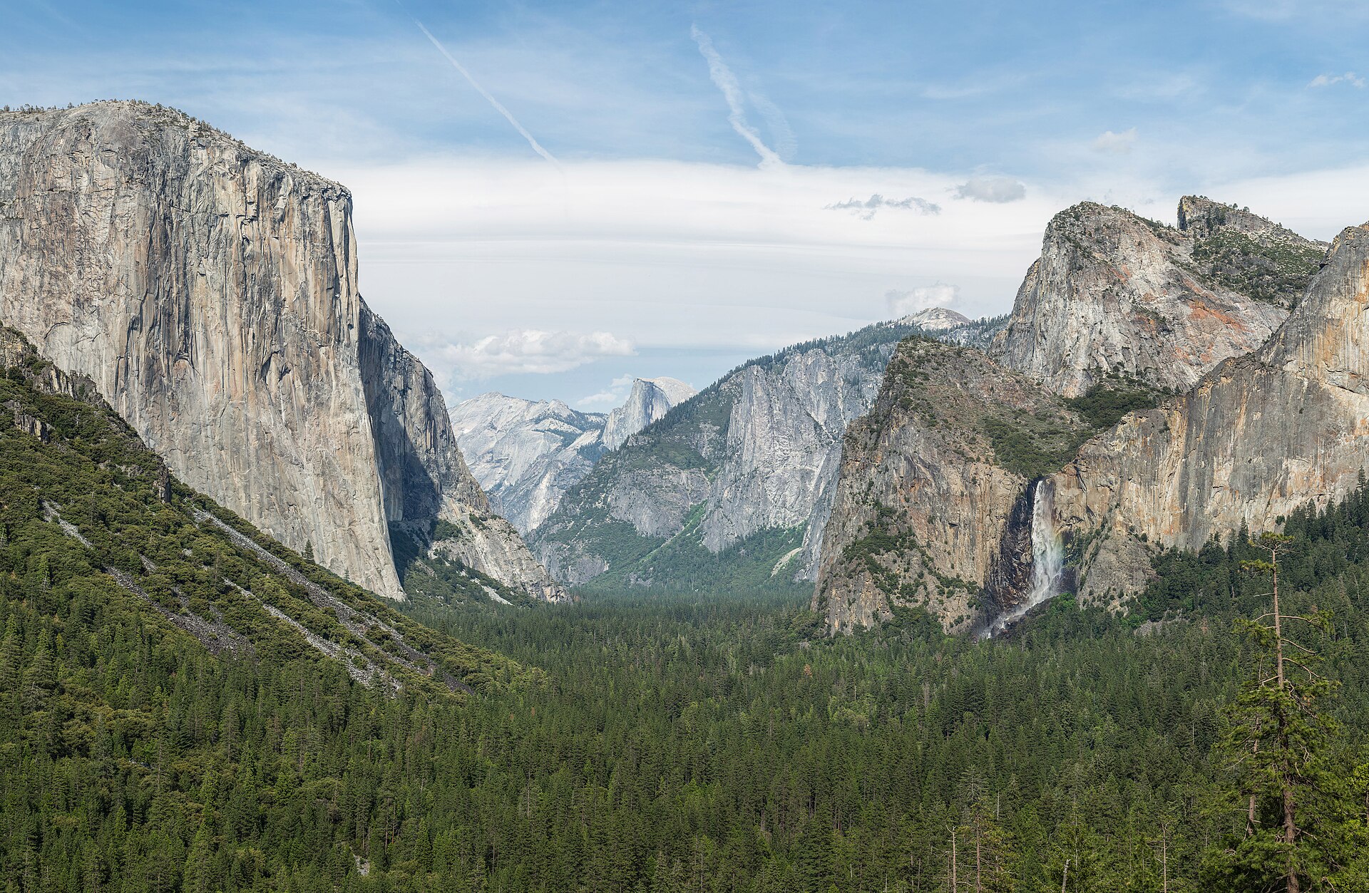 Tunnel View of Yosemite Valley with El Capitan and Half Dome